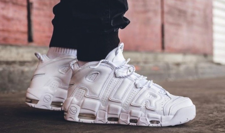 NIKE ナイキ AIR MORE UPTEMPO '96 エアモアアップテンポ メンズ レディース スニーカー Triple White トリプルホワイト 【限定モデル】