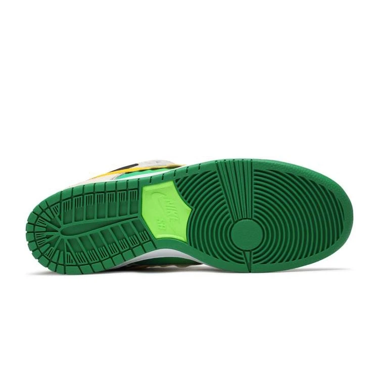 ナイキ ダンク エスビー ホワイト ブラック ゴールド & JERRY'S ダンクロー 'CHUNKY DUNKY' スニーカー