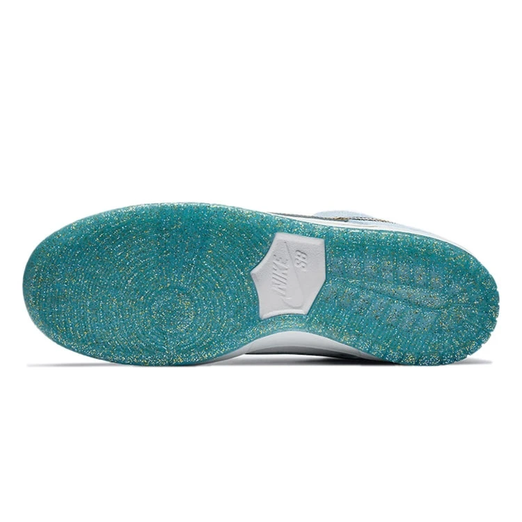 ナイキ ショーン・クライヴァー×ダンク ロー エスビー "ホリデイ スペシャル" キッズ レディース スニーカー【限定完売モデル】