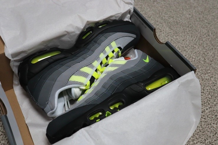 お早めに!! ◆NIKE◆ AIR MAX 95 OG NEON (23~29cm) ◆正規品◆