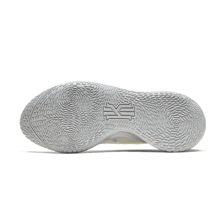 ナイキ スポンジボブ スクエアパンツ × カイリー ロー 2 "サンディチークス" メンズ スニーカー【海外展開 日本未入荷】