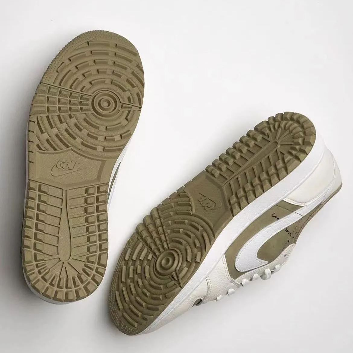 ◆正規品◆Travis Scott x Air Jordan 1 Low Golf◆送料無料◆FZ3124-200