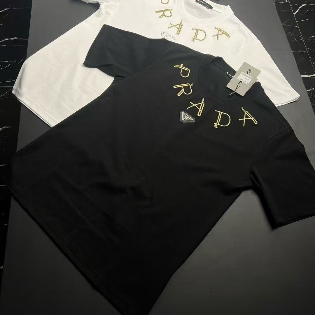 新しいカジュアルレタールーズラウンドネック万能半袖クラシックTシャツ