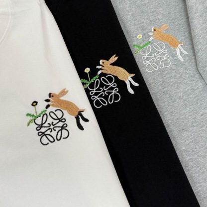 新しい夏のスタイル、刺繍のトレンディなTシャツ、トレンディな半袖、ユニセックスのラウンドネックのカジュアルなルーズバージョン