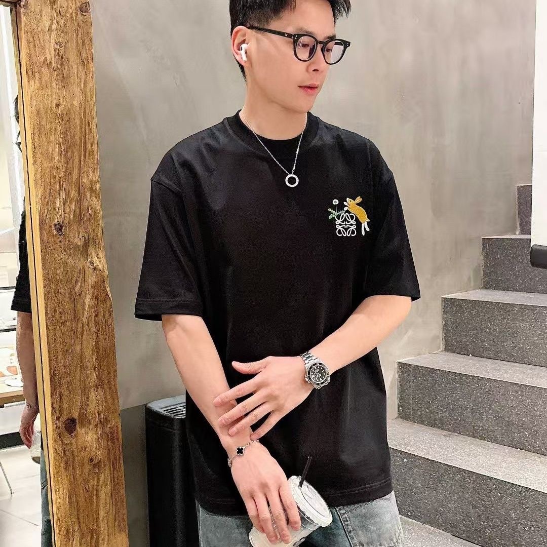 新しい夏のスタイル、刺繍のトレンディなTシャツ、トレンディな半袖、ユニセックスのラウンドネックのカジュアルなルーズバージョン