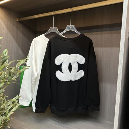 トレンドのラウンドネックトップを備えた、ファッショナブルな新作長袖万能スウェットシャツ