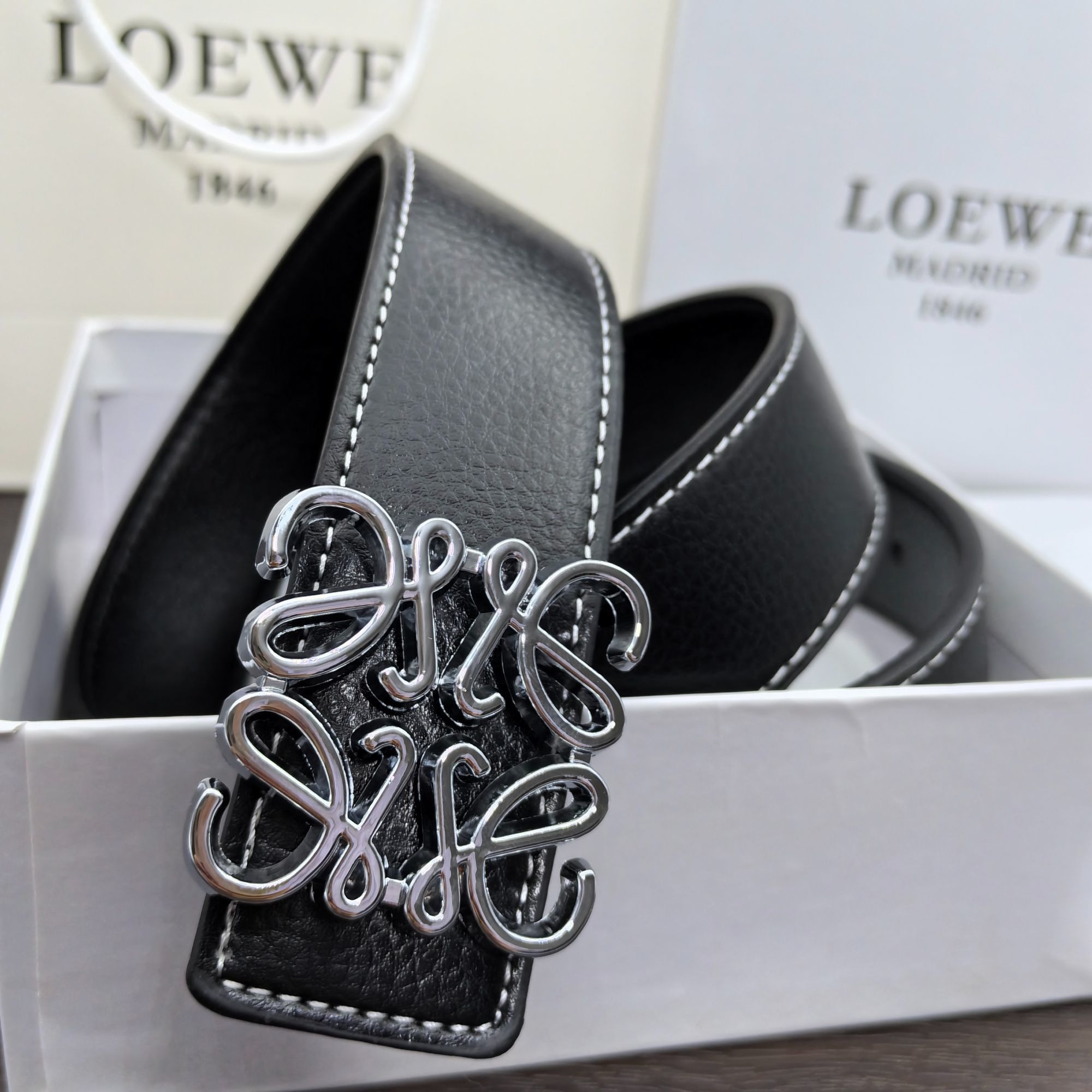 メンズの新しい高級ベルトインターネットの有名人と同じファッションオールマッチの高級ベルト