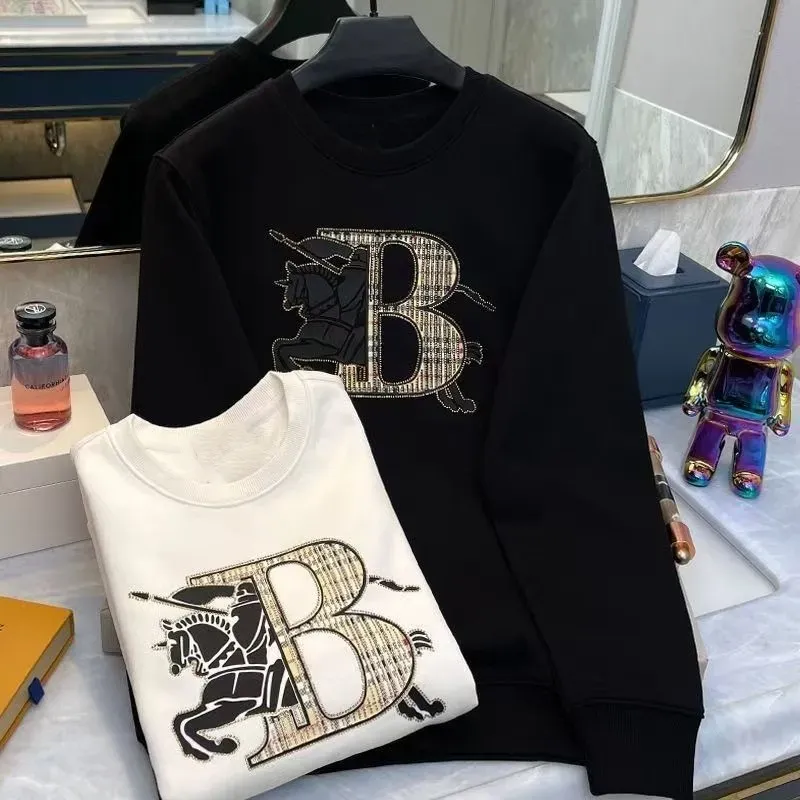 大人らしい 目立つ 気質満点 デザイン満点 日常 カジュアル おしゃれ トレーナー