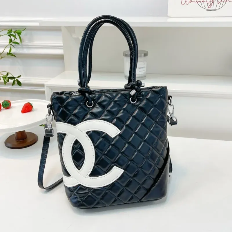 人気上昇中 高品質 ファッション フェミニン エレガント シンプル 大容量 ショルダーバッグ