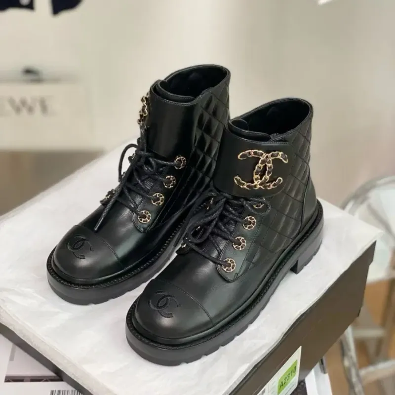 『225-250』美人度アップ トレンド 高品質 デザイン感 合わせやすい ショートブーツ