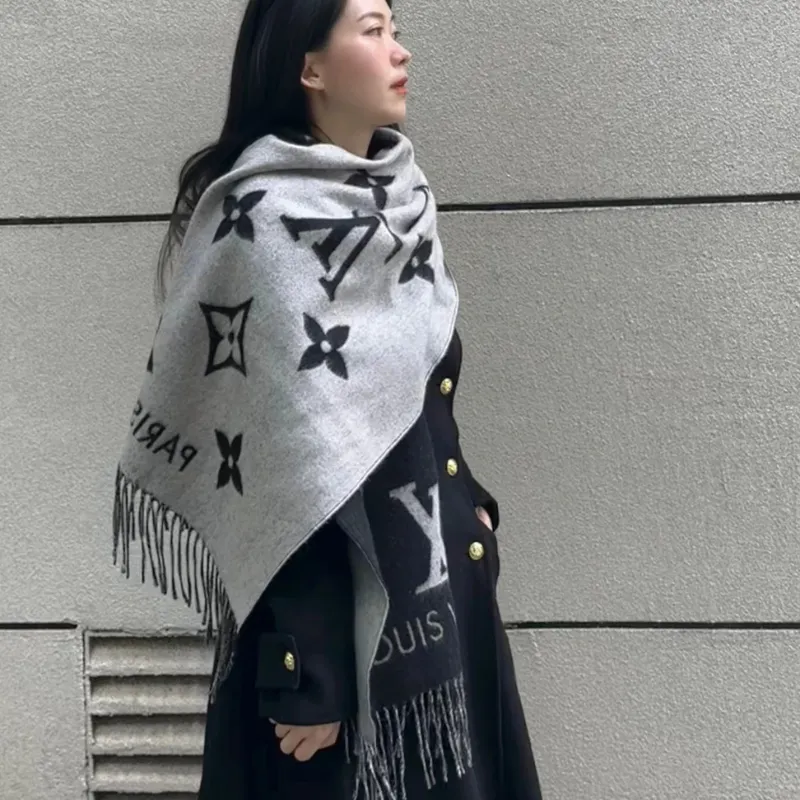 今季も大流行 魅力的 人気上昇中 キレカジ ファッション アルファベット ふわふわ マフラー