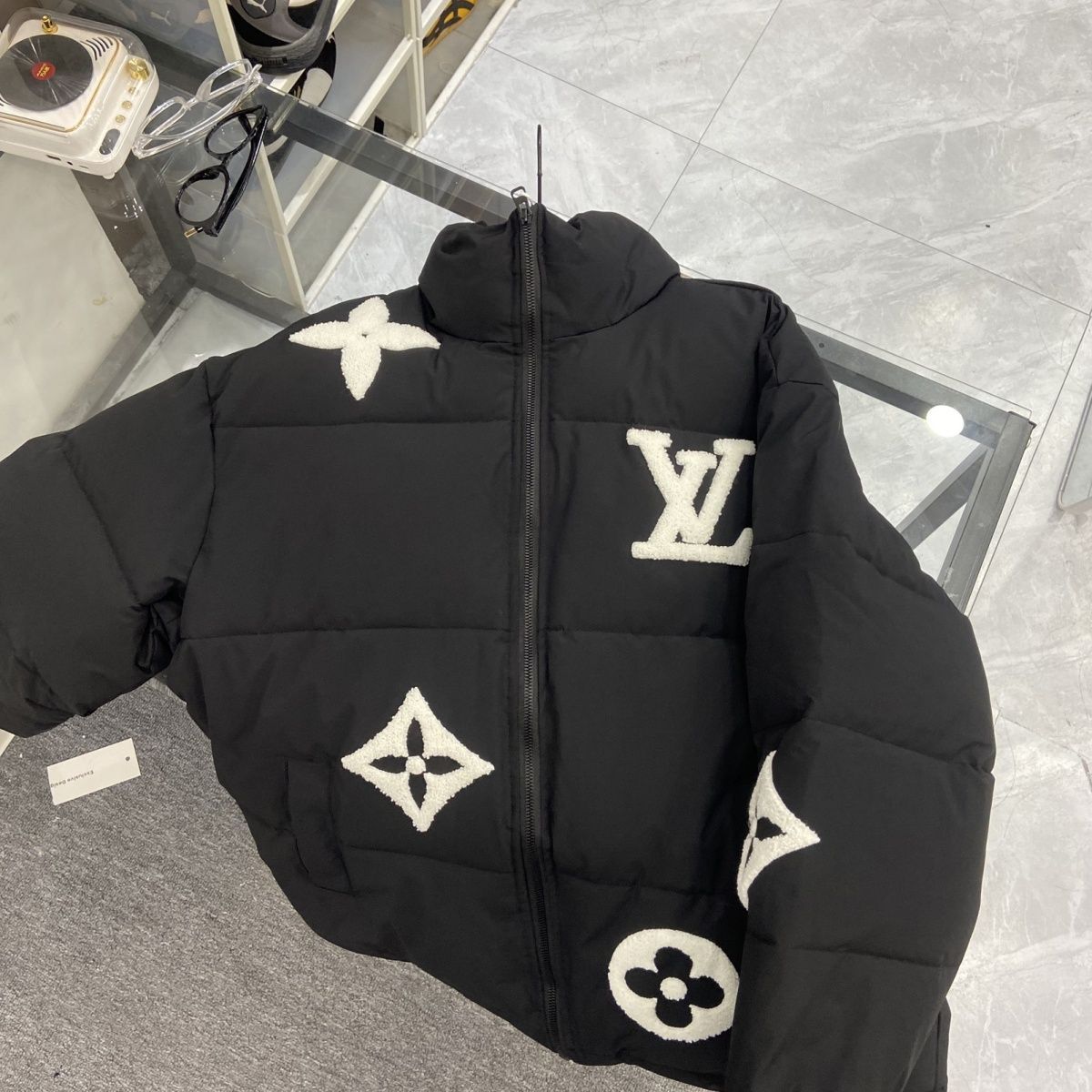 『M-2XL』スタンドカラーの冬用中綿ジャケット。暖かくてトレンド感があり、カップルにぴったりのマッチングスタイル。