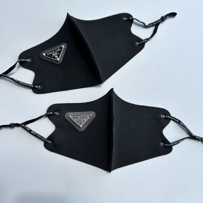 調節可能なアイスシルクを使用したファッショナブルなマスク。防風性、保温性、洗濯可能