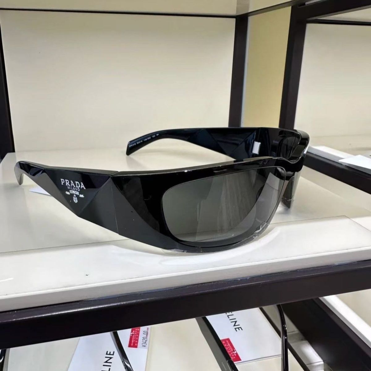 新しいレトロサングラスUVサイクリングトレンディなファッションサングラス