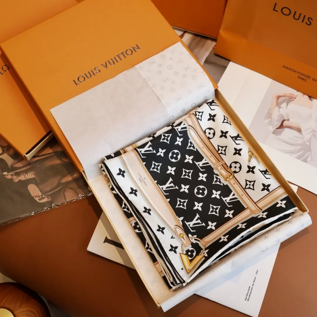 華やか フェミニン しなやか ヴィンテージ アートデザイン 100%シルク スカーフ