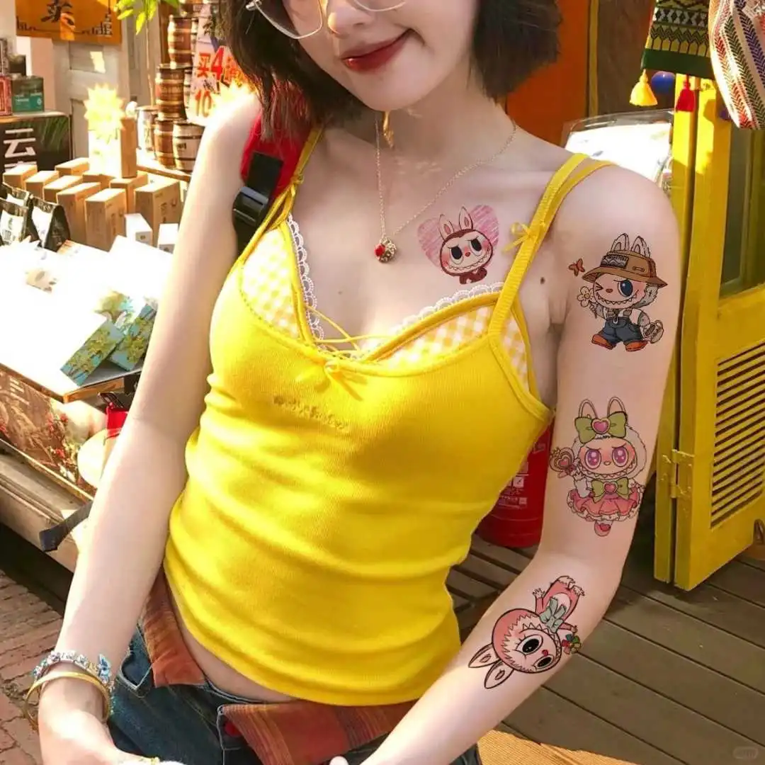 Labubu 漫画カラータトゥーステッカー、高価値トレンド、個性的、防水、長持ち、リアルな花の腕ステッカー