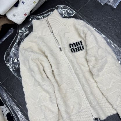 【S-2XL】刺繍デザインのスリムフィット長袖ニットジッパーカーディガンセータージャケット