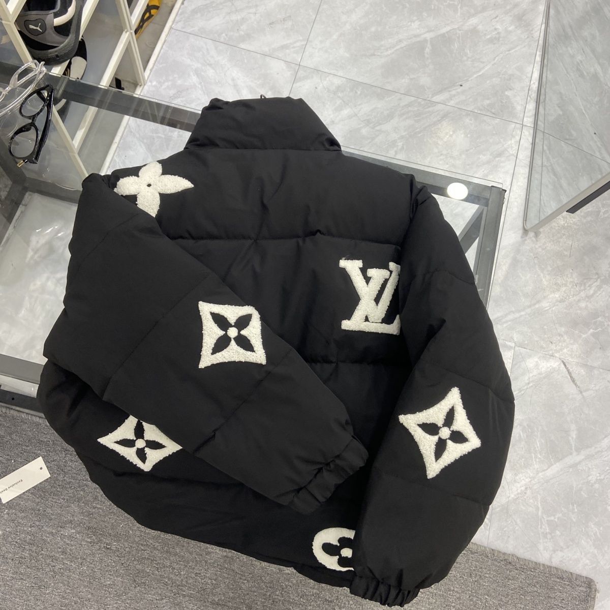 『M-2XL』スタンドカラーの冬用中綿ジャケット。暖かくてトレンド感があり、カップルにぴったりのマッチングスタイル。