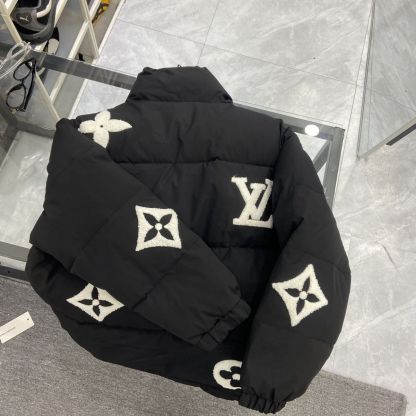 『M-2XL』スタンドカラーの冬用中綿ジャケット。暖かくてトレンド感があり、カップルにぴったりのマッチングスタイル。