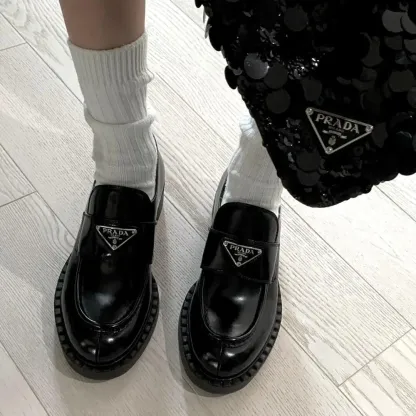 『35-41』光沢 疲れにくい 快適設計 エレガント カジュアル 学院風 ローファー