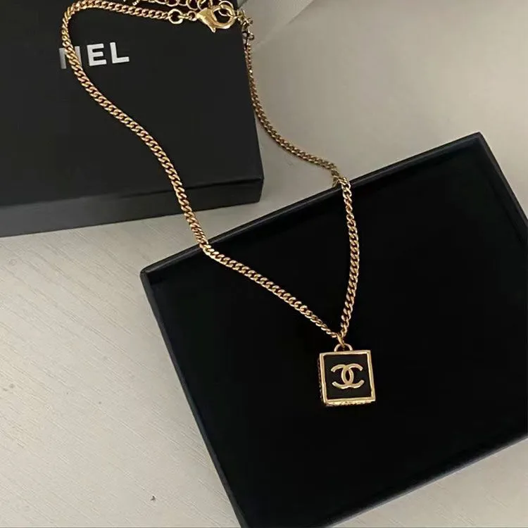 新しいスクエアゴールドレンガネックレス気質多用途鎖骨