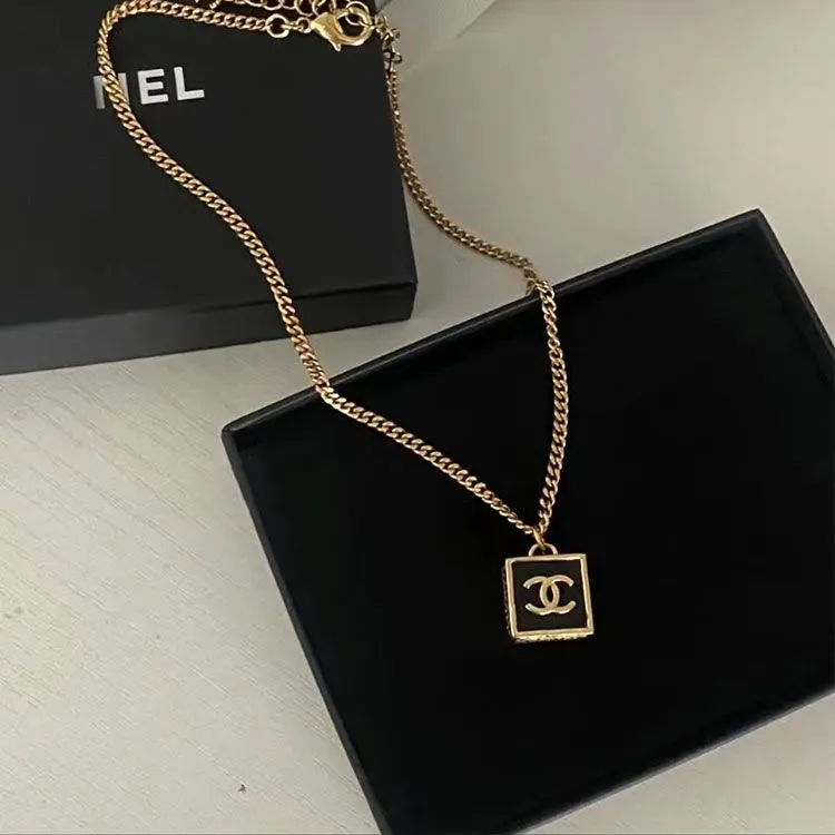 新しいスクエアゴールドレンガネックレス気質多用途鎖骨