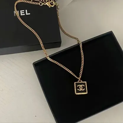 新しいスクエアゴールドレンガネックレス気質多用途鎖骨