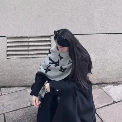 今季も大流行 魅力的 人気上昇中 キレカジ ファッション アルファベット ふわふわ マフラー