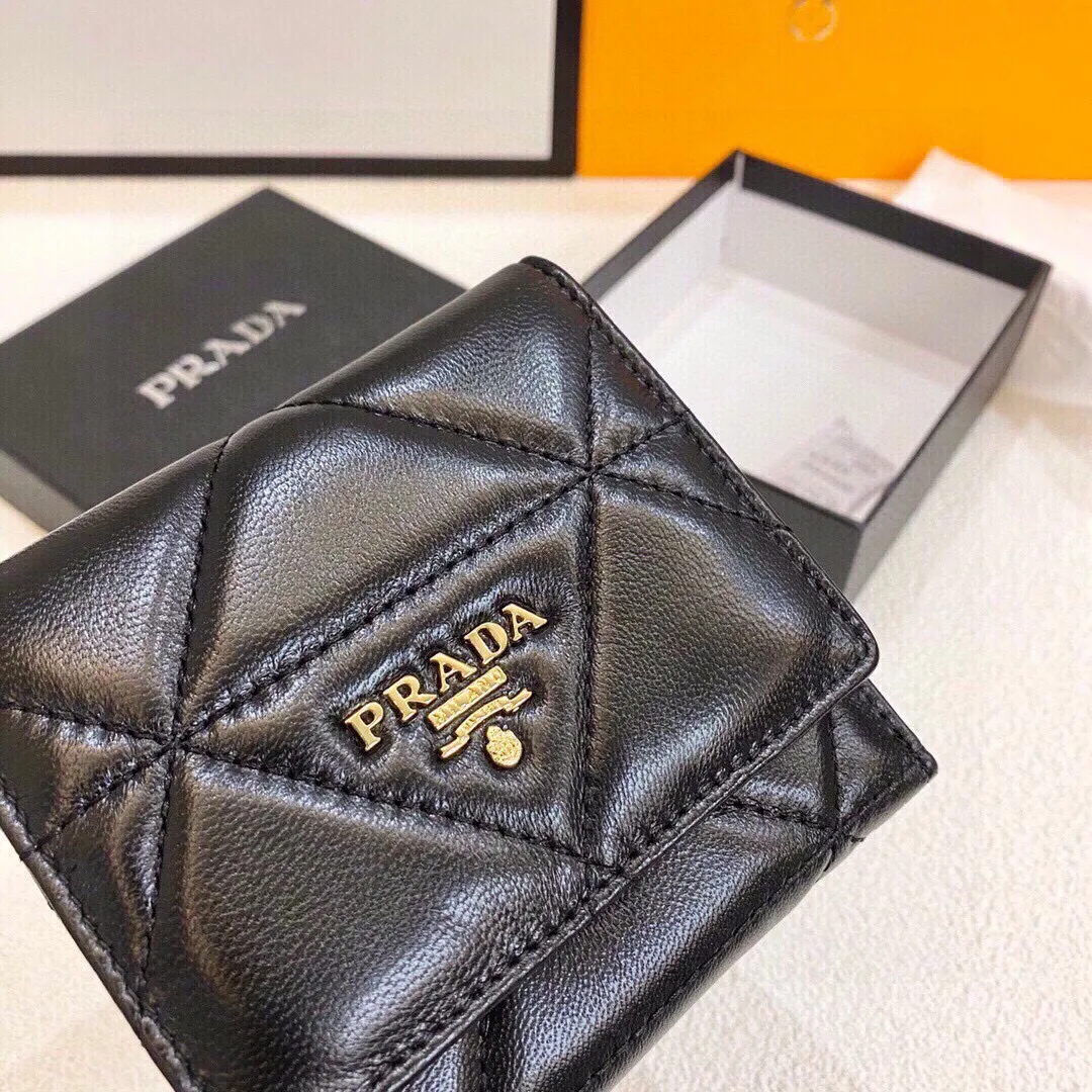 質感のいい 大人の定番 ファッション ビジネス 男女限らず 大容量 財布