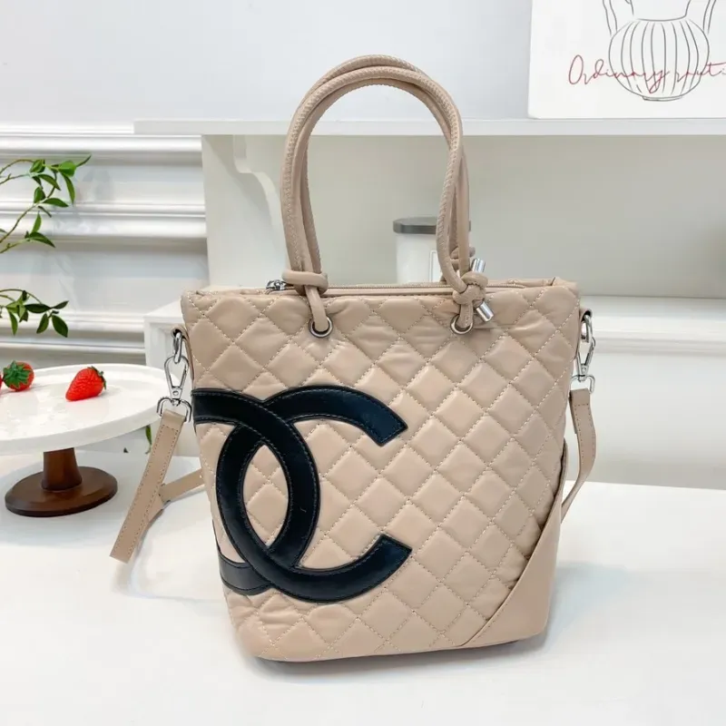 人気上昇中 高品質 ファッション フェミニン エレガント シンプル 大容量 ショルダーバッグ