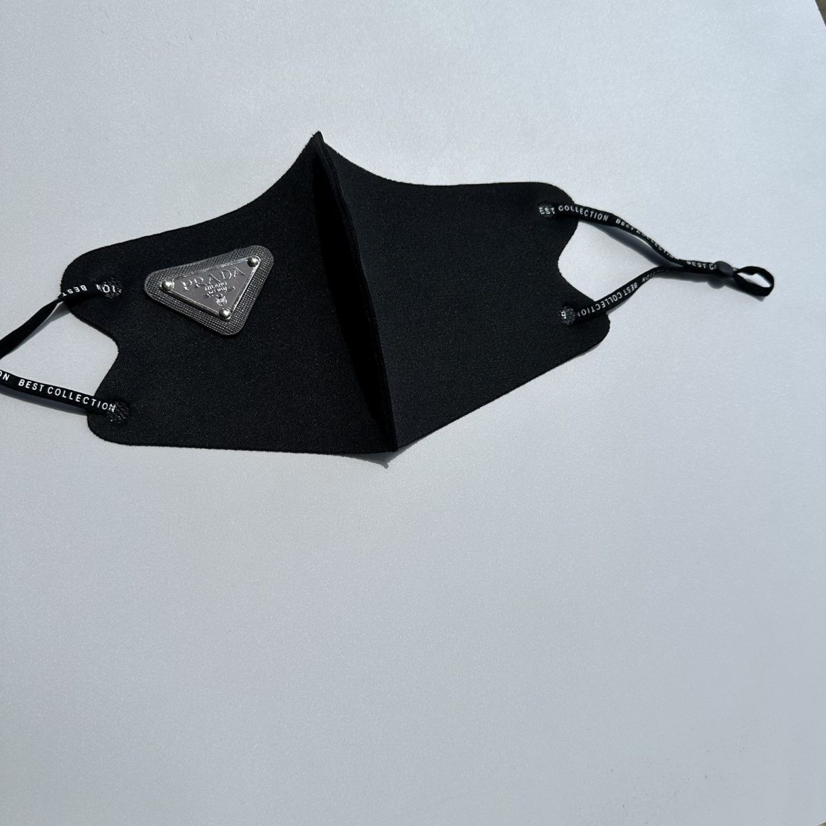 調節可能なアイスシルクを使用したファッショナブルなマスク。防風性、保温性、洗濯可能