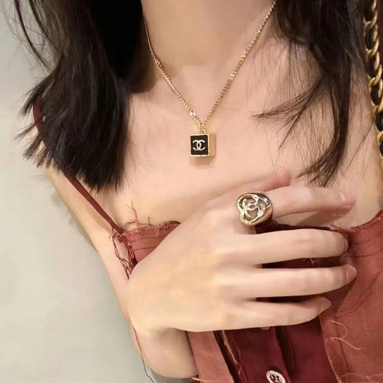 新しいスクエアゴールドレンガネックレス気質多用途鎖骨