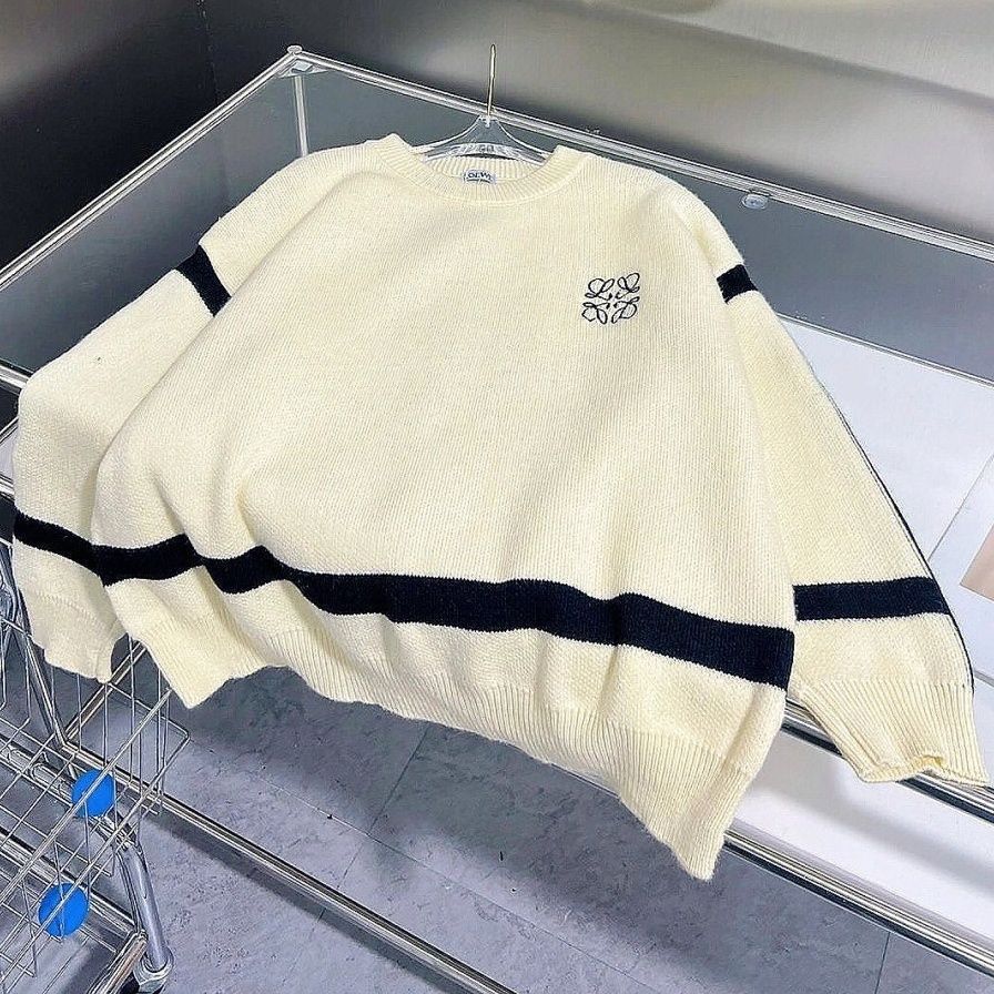 『ワンサイズ』秋冬カップルニットラウンドネックセーター新定番ロゴ刺繍白黒スプライシングトップ