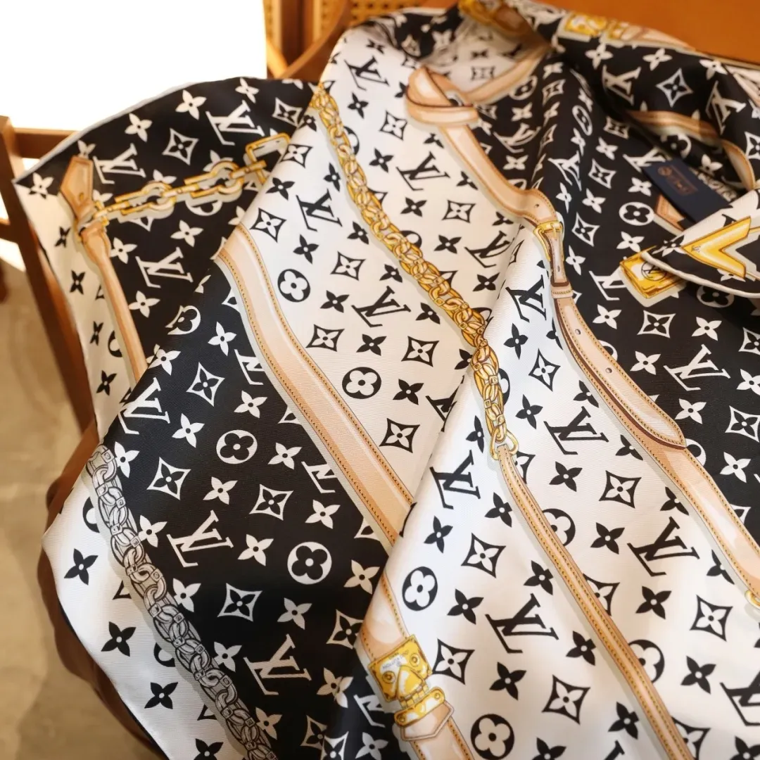 華やか フェミニン しなやか ヴィンテージ アートデザイン 100%シルク スカーフ