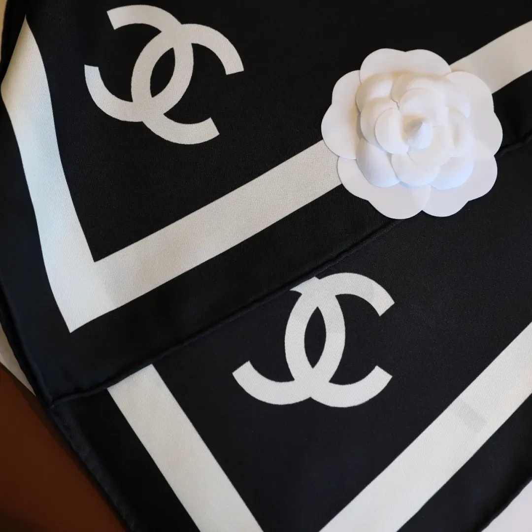 シンプル 高級感 軽やか ロマンティック モダン 100%シルク スカーフ