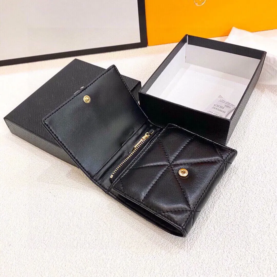 質感のいい 大人の定番 ファッション ビジネス 男女限らず 大容量 財布