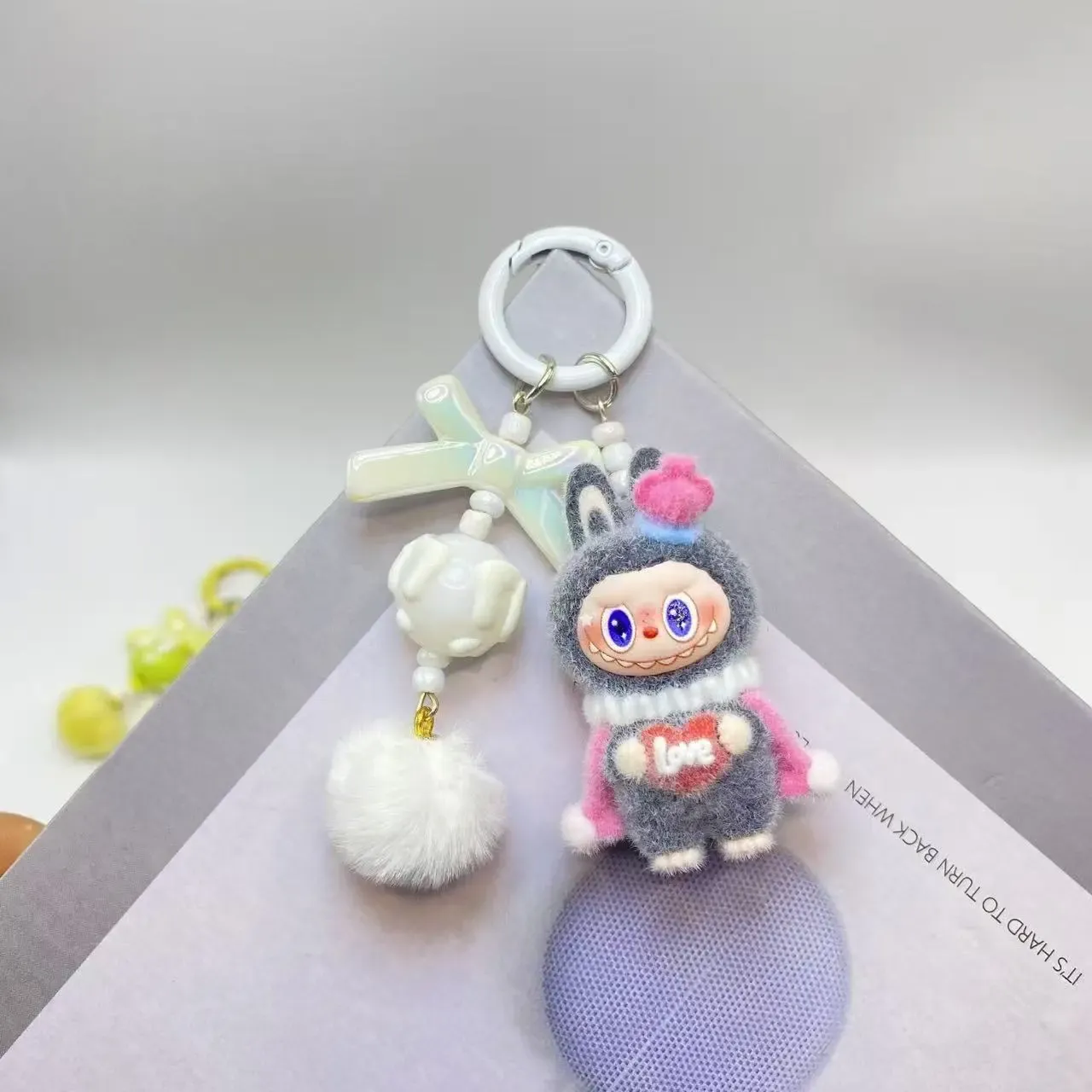 新しいフロッキングクロスペンダントかわいい人形キーチェーンペンダントギフト