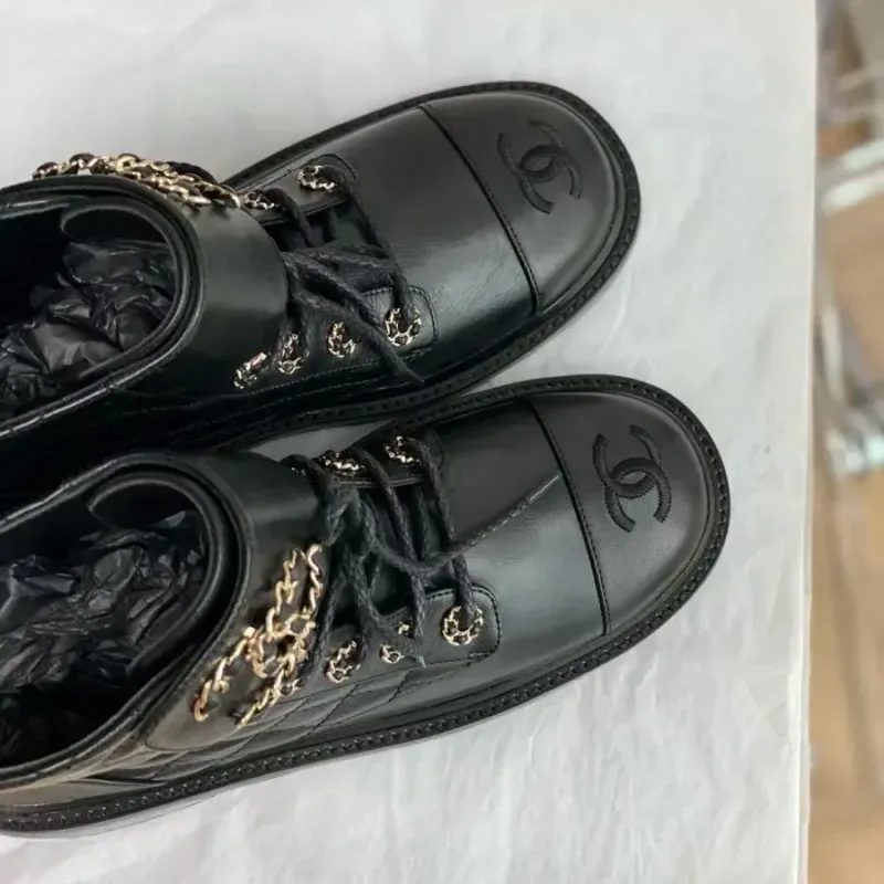 『225-250』美人度アップ トレンド 高品質 デザイン感 合わせやすい ショートブーツ