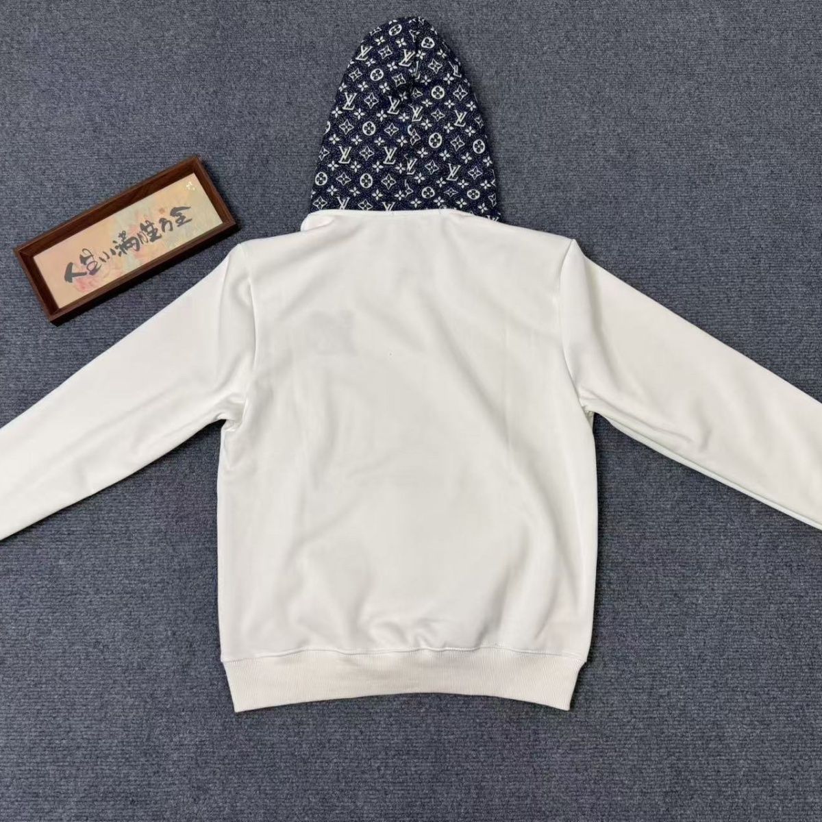 『L-4XL』新しいフリース裏地の秋冬用ドローストリング パーカー。豪華なスタイルで、カップルに最適です。