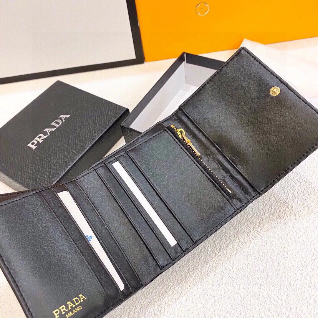 質感のいい 大人の定番 ファッション ビジネス 男女限らず 大容量 財布