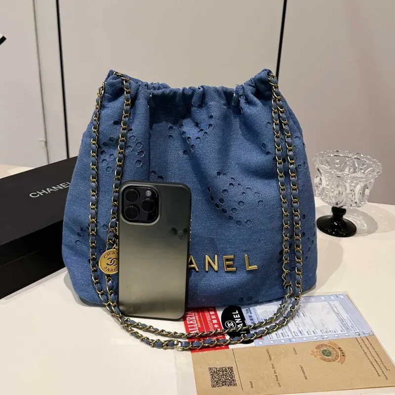 女子マスト 柔らかい日常 通勤おしゃれ 携帯用大容量ショルダーバッグ