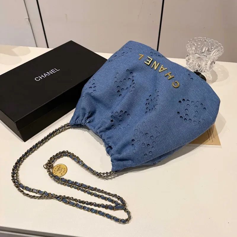 女子マスト 柔らかい日常 通勤おしゃれ 携帯用大容量ショルダーバッグ