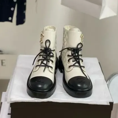 『225-250』美人度アップ トレンド 高品質 デザイン感 合わせやすい ショートブーツ