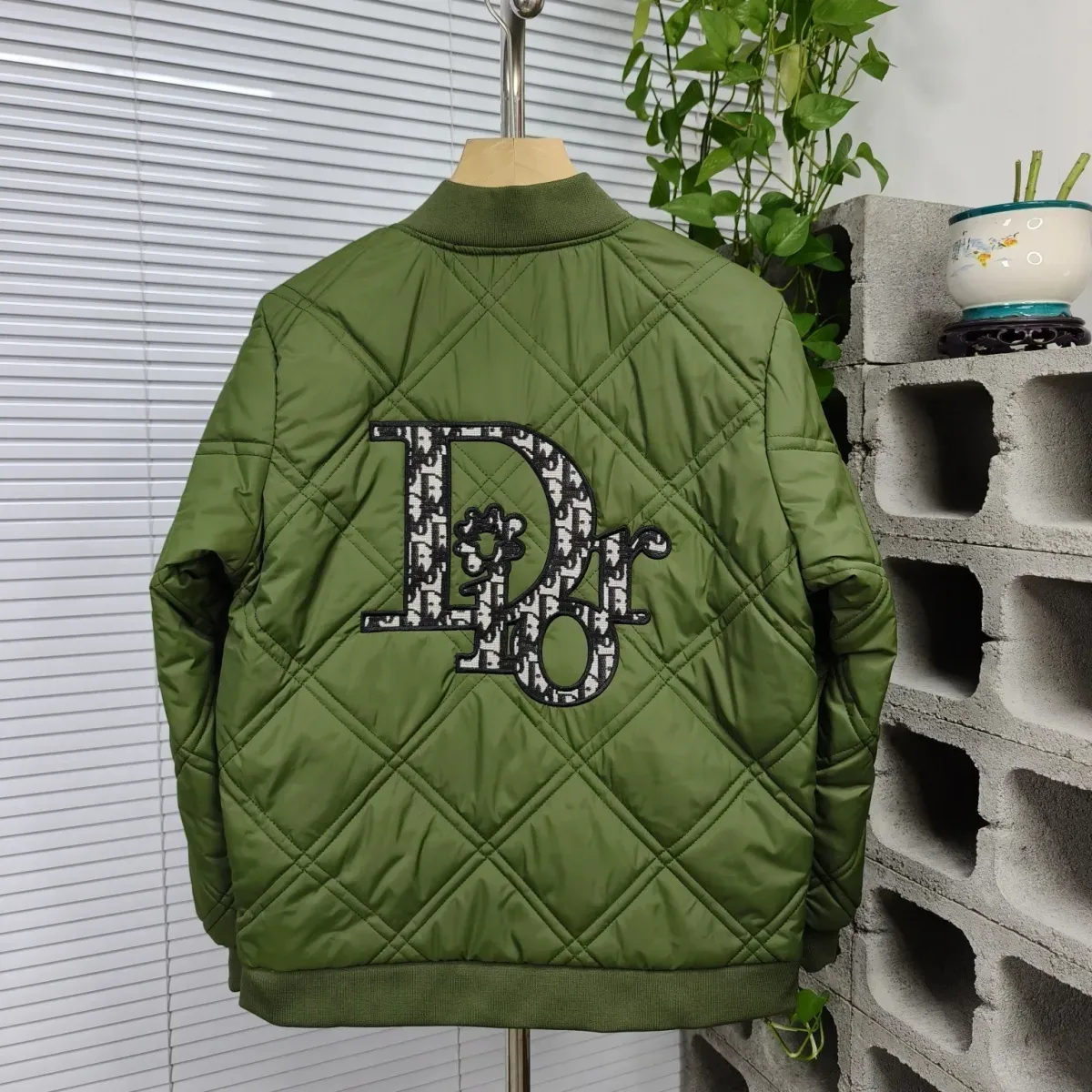 『L-4XL』冬のカジュアルな野球ジャケット、男女兼用の綿コート、カップル刺繍の暖かいジャケット、綿コート