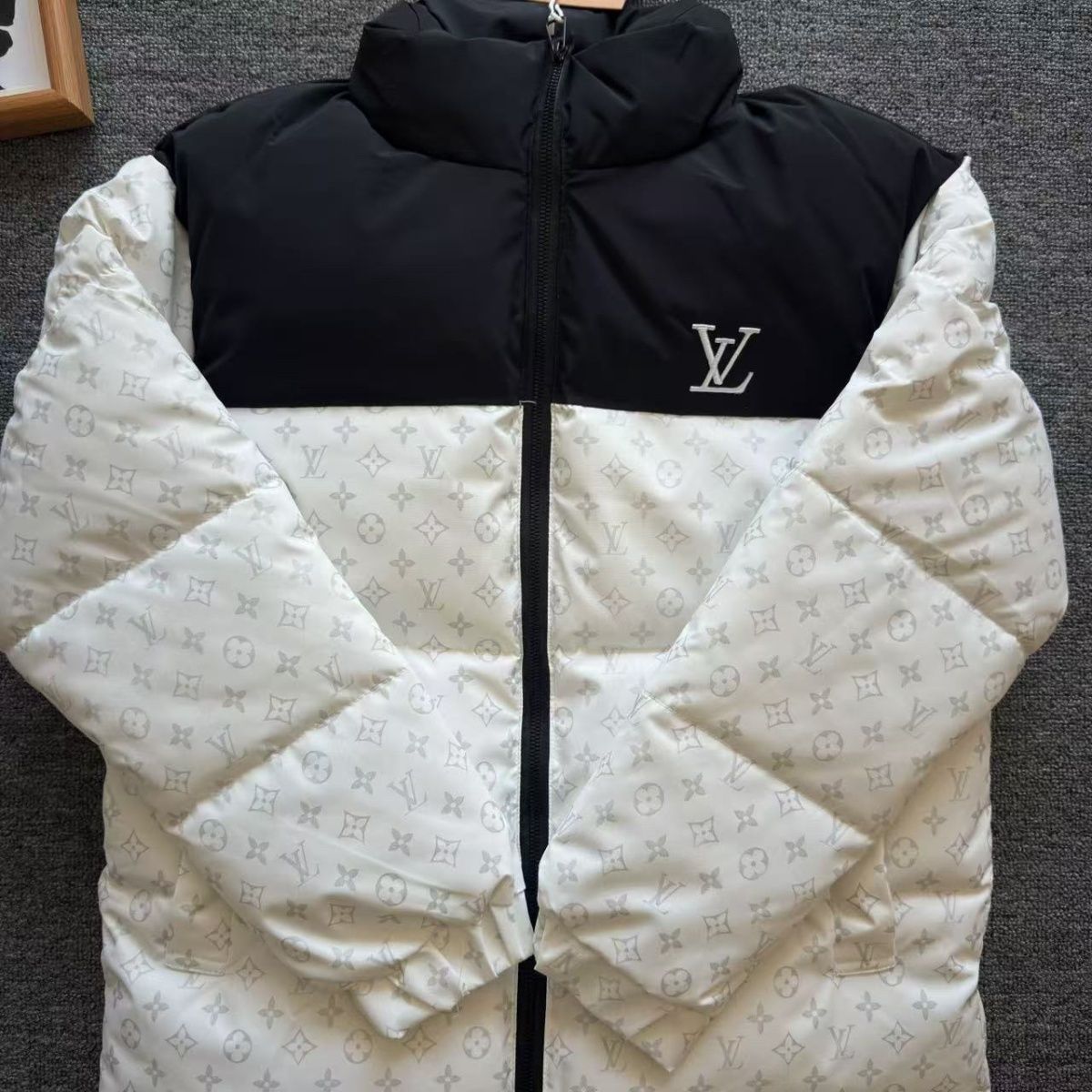 2025年冬新作メンズコットンジャケット フルプリント トレンド スタンドカラー コットンジャケット カジュアル 厚手 トレンド