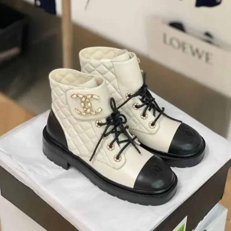 『225-250』美人度アップ トレンド 高品質 デザイン感 合わせやすい ショートブーツ