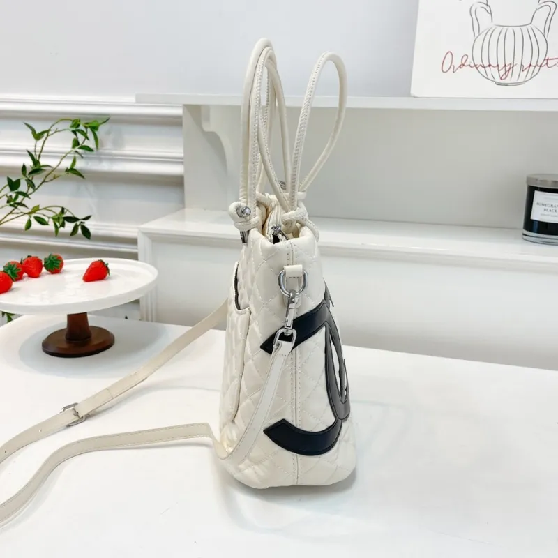 人気上昇中 高品質 ファッション フェミニン エレガント シンプル 大容量 ショルダーバッグ