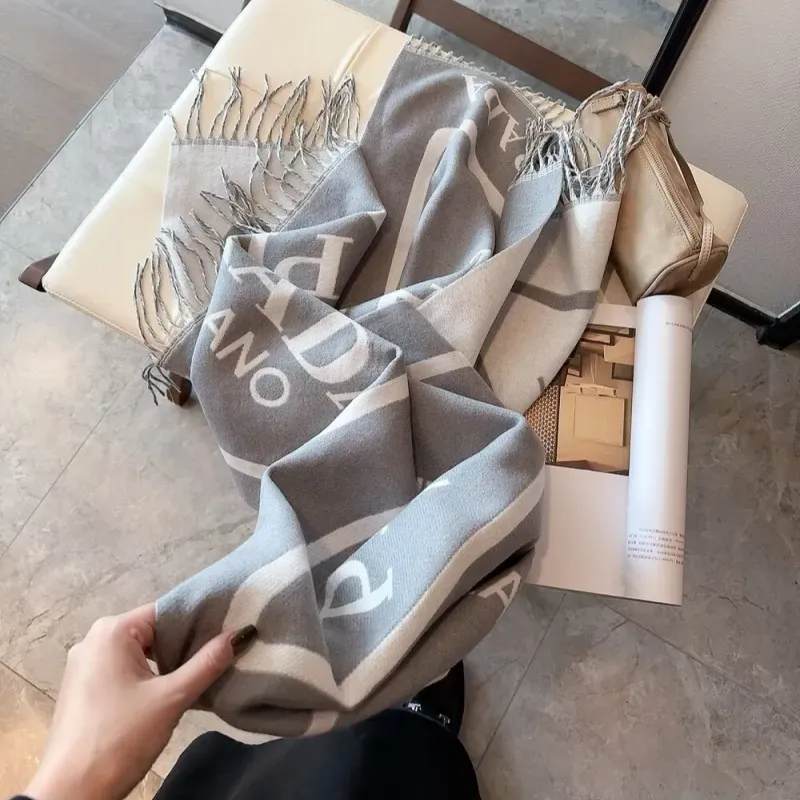 激売れ中 手触り良く やわらかい ファッション フリンジ付き スカーフ