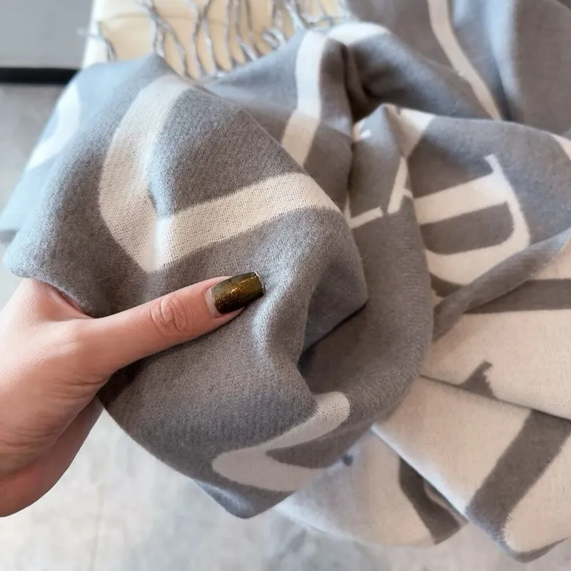 激売れ中 手触り良く やわらかい ファッション フリンジ付き スカーフ