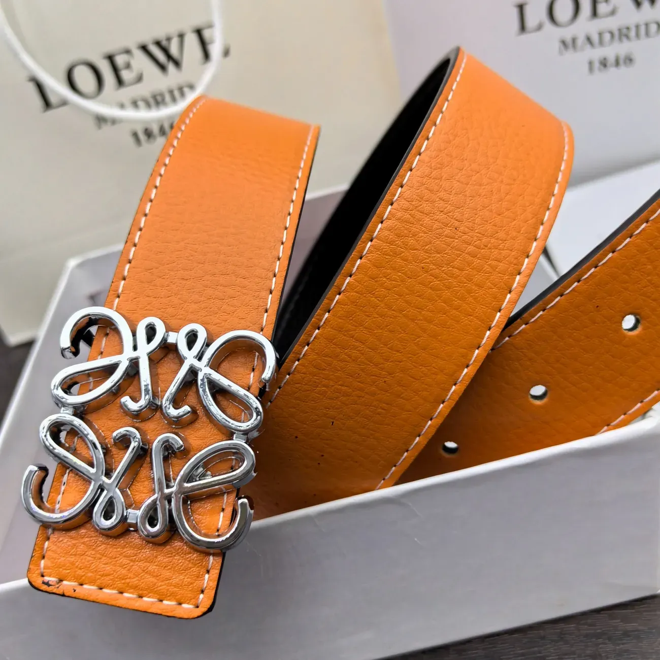 メンズの新しい高級ベルトインターネットの有名人と同じファッションオールマッチの高級ベルト